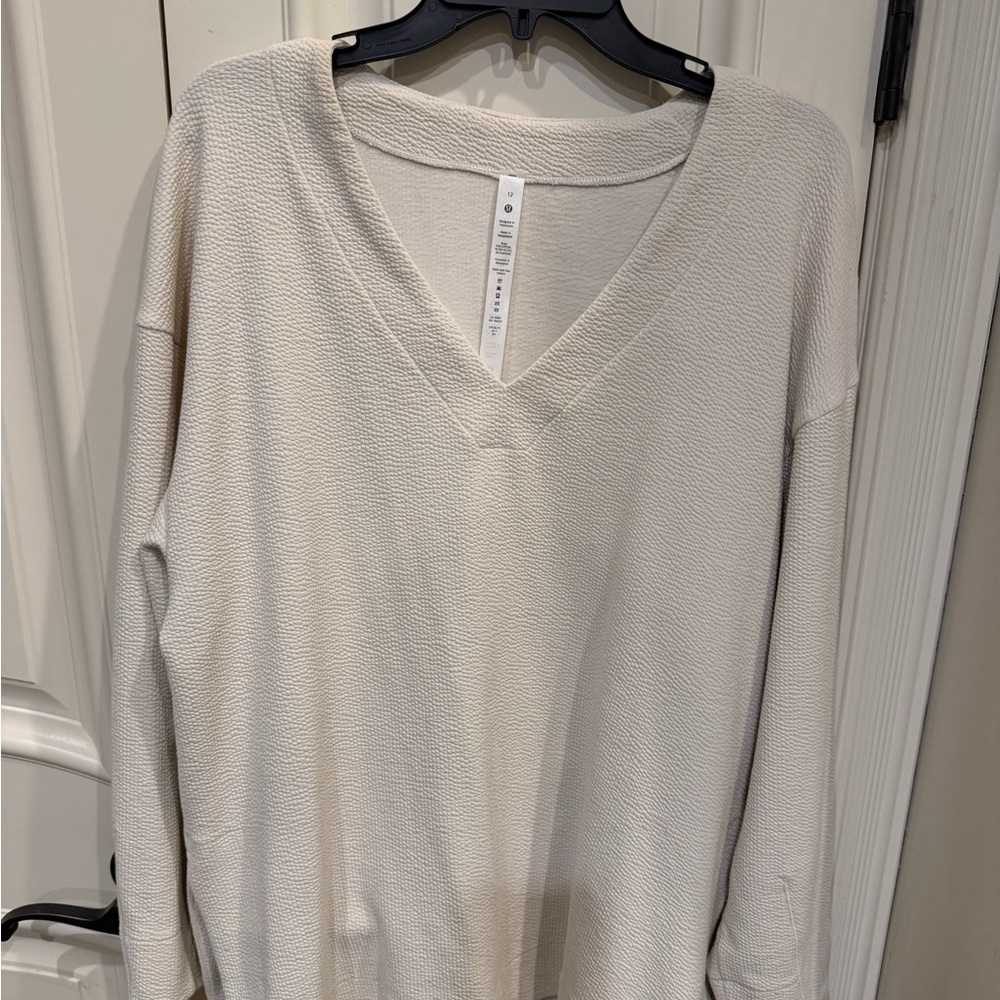 Lululemon Athletica Beige Textured V-Neck Top